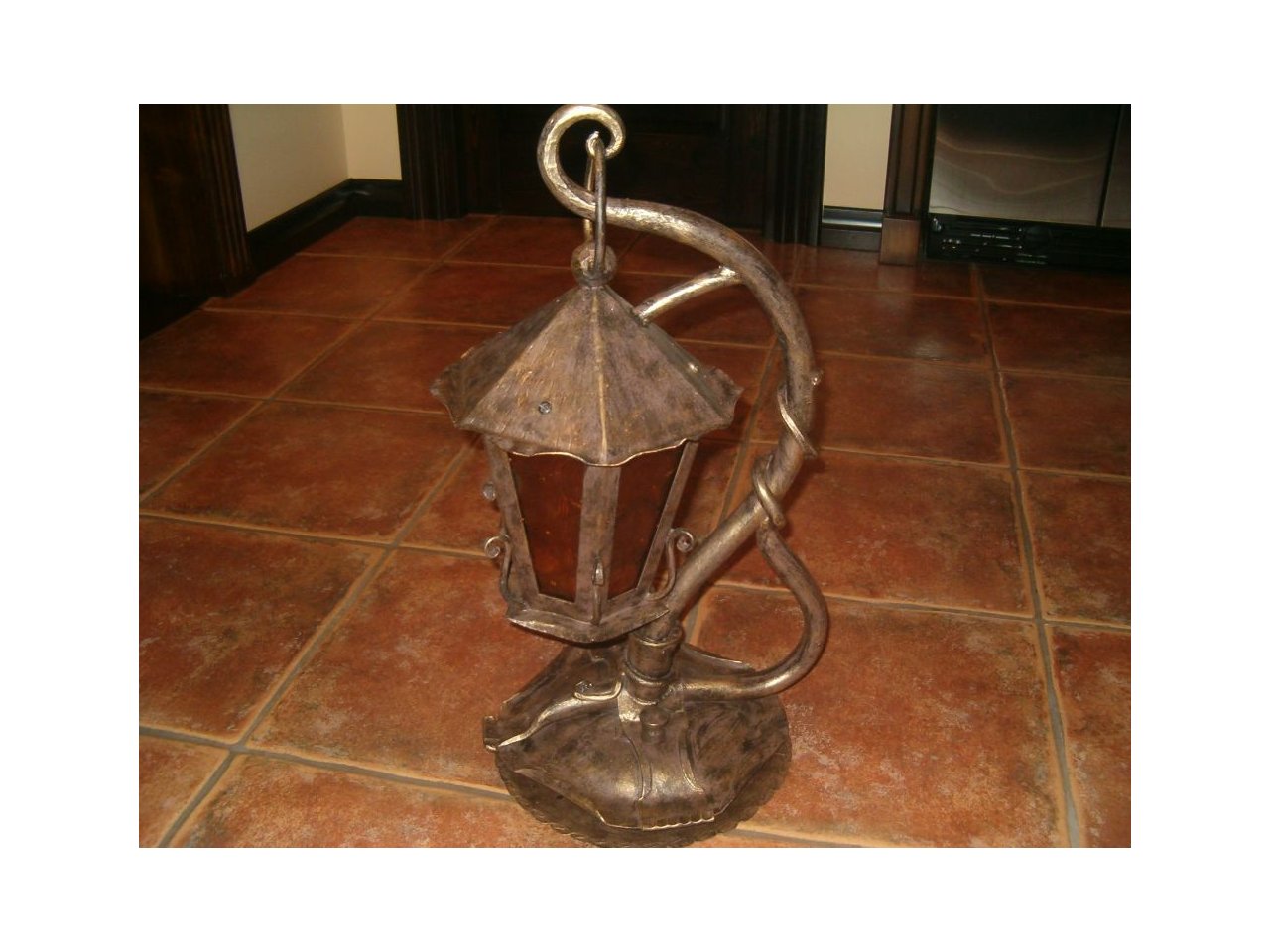 Lampa kuta stalowa stojąca LK10 Lampa kuta stalowa stojąca LK10