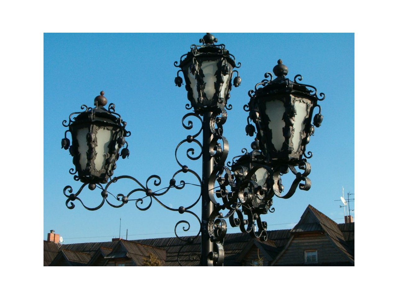 Lampa kuta stalowa stojąca LK11 Lampa kuta stalowa stojąca LK11