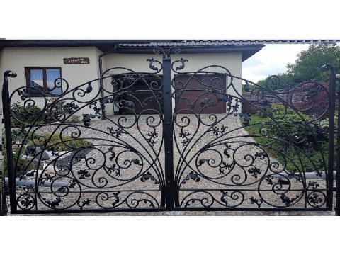 Geschmeidete Drehtor Model BU91