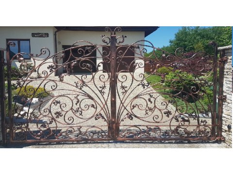 Geschmeidete Drehtor Model BU91