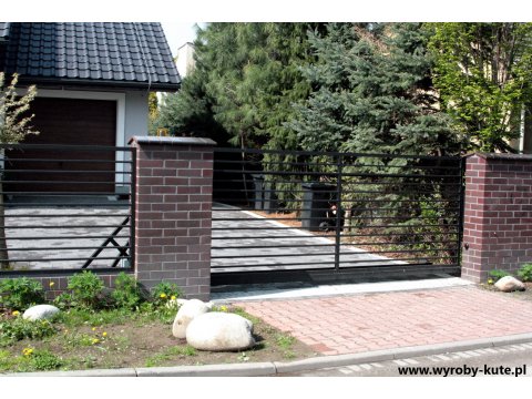 Brama kuta przesuwna model BP01