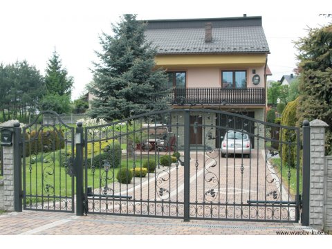 Brama kuta uchylna model BU12