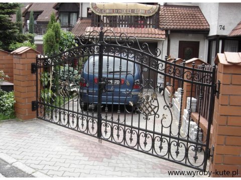 Brama kuta uchylna model BU16