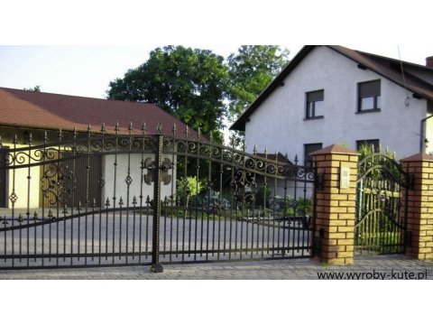 Brama kuta uchylna model BU22