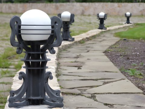 Metalowa lampa kuta - model...