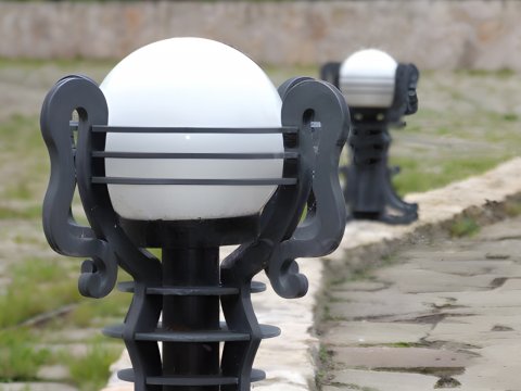 Metalowa lampa kuta - model...