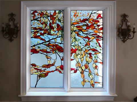 Fenster mit Buntglas -...