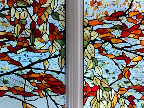 Fenster mit Buntglas -...