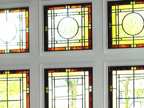 Fenster mit Buntglas -...