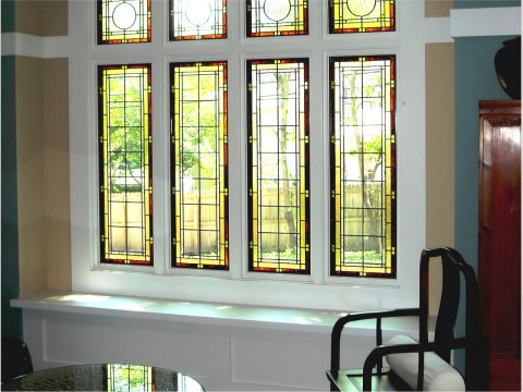 Fenster mit Buntglas -...