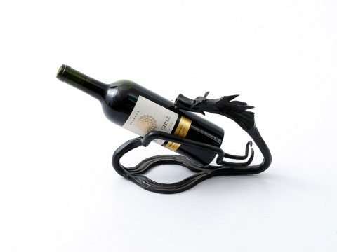 Weinregal - schwarzer Drache