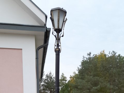 Geschmiedete Gartenlampe