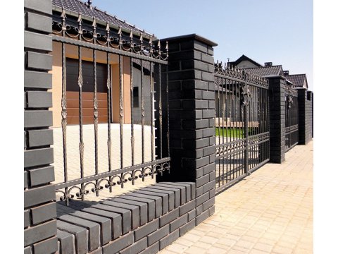 Ogrodzenie kute przęsła stalowo drewniane OK06