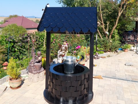 Geschmiedeter Metallbrunnen...