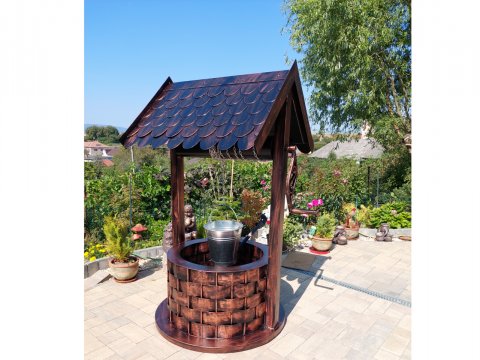 Geschmiedeter Metallbrunnen...