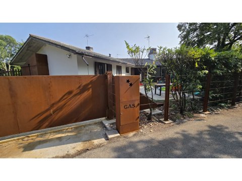 Brama przesuwna ze stali...